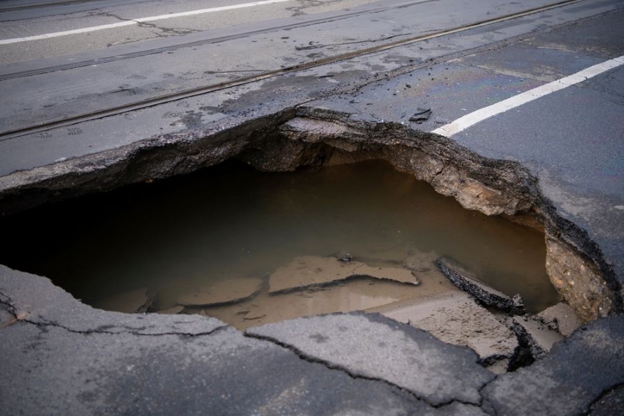 What Causes Sinkholes in Roads? | Rua Seguridad